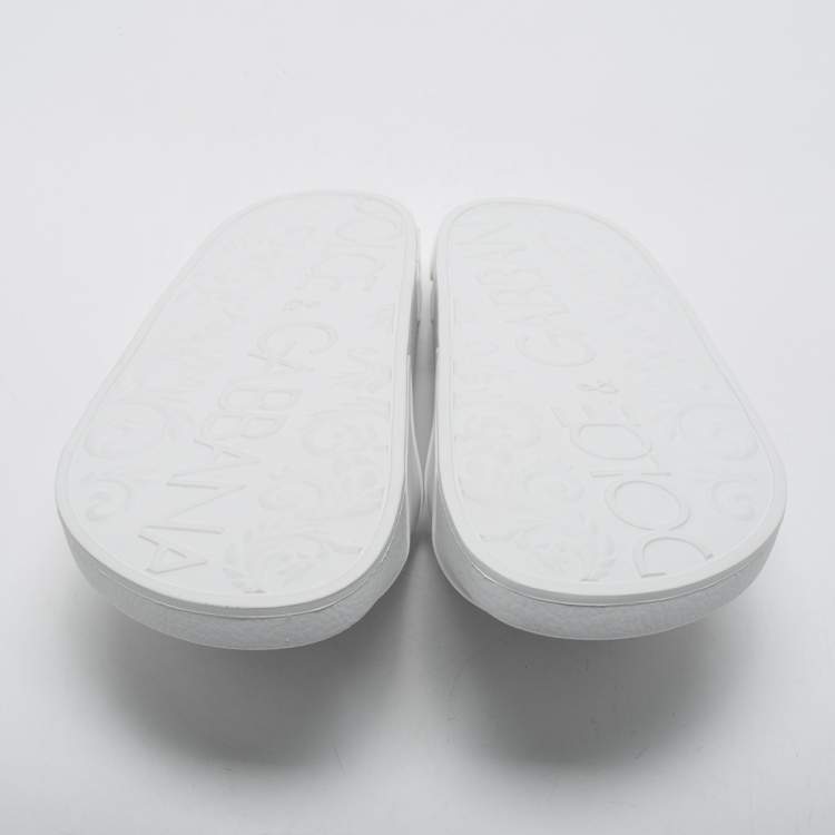 مملوكة مسبقًا Dolce & Gabbana White Rubber Logo Cut Out Slides Size 39