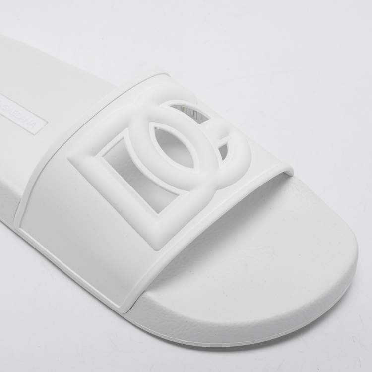مملوكة مسبقًا Dolce & Gabbana White Rubber Logo Cut Out Slides Size 39