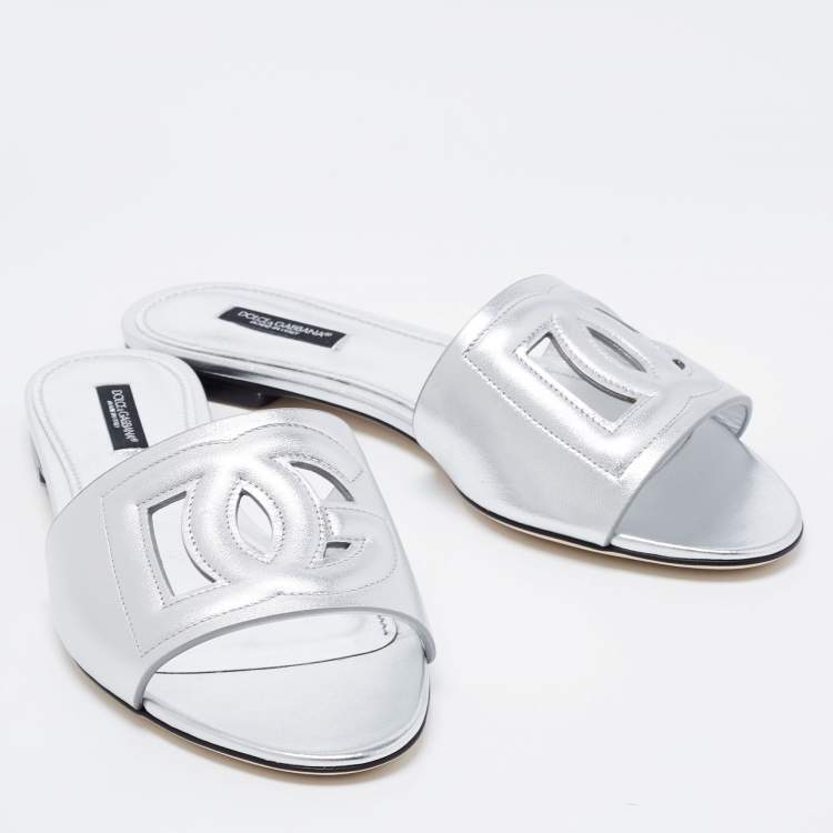 Pre Owned Dolce & Gabbana Silver Leather Logo Flat Slides Size 38