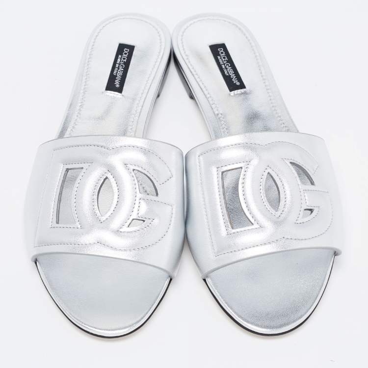 Pre Owned Dolce & Gabbana Silver Leather Logo Flat Slides Size 38