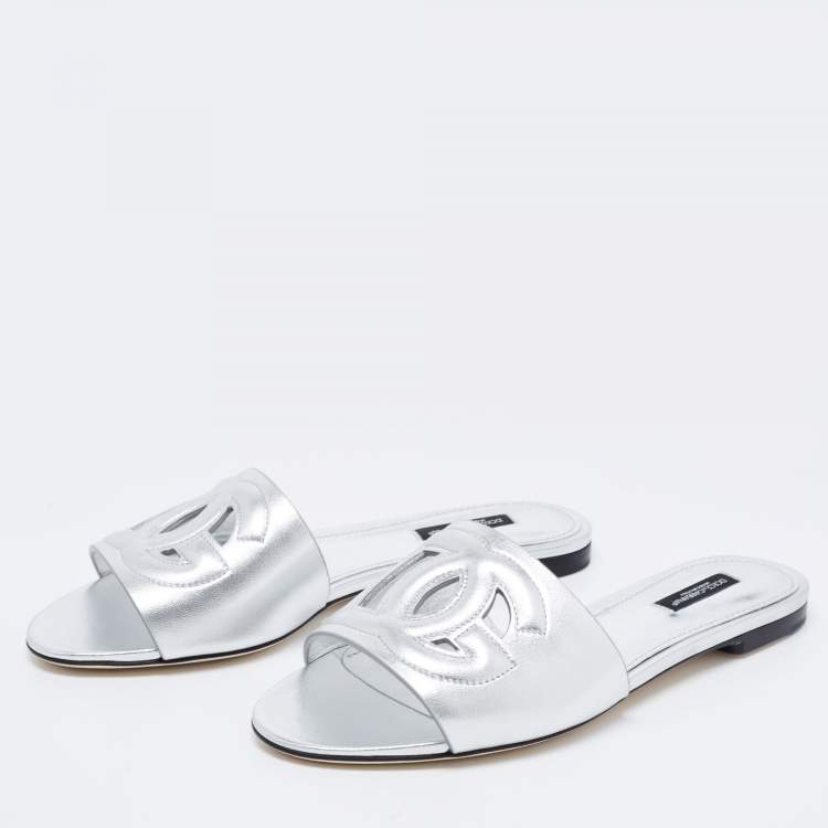 Pre Owned Dolce & Gabbana Silver Leather Logo Flat Slides Size 38