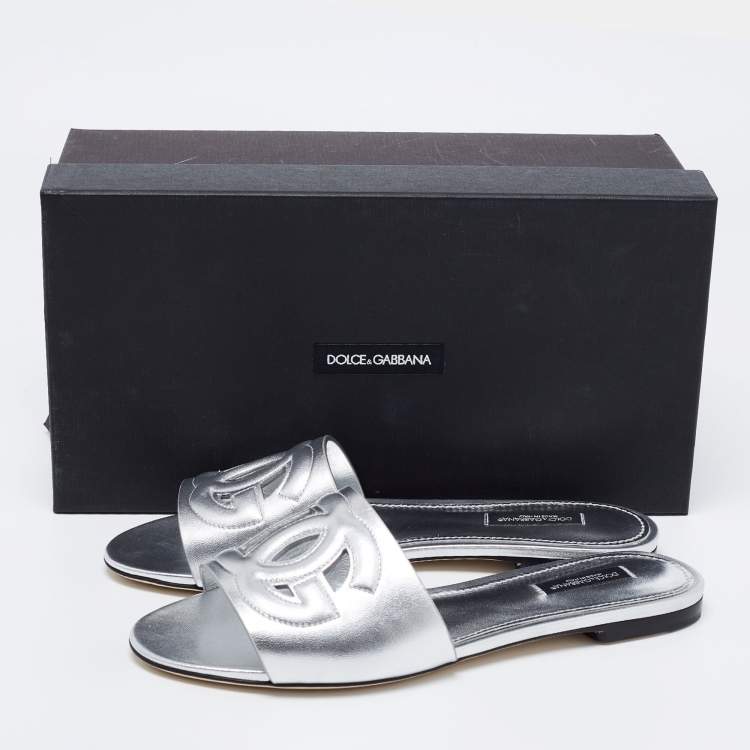 Pre Owned Dolce & Gabbana Silver Leather Logo Flat Slides Size 38