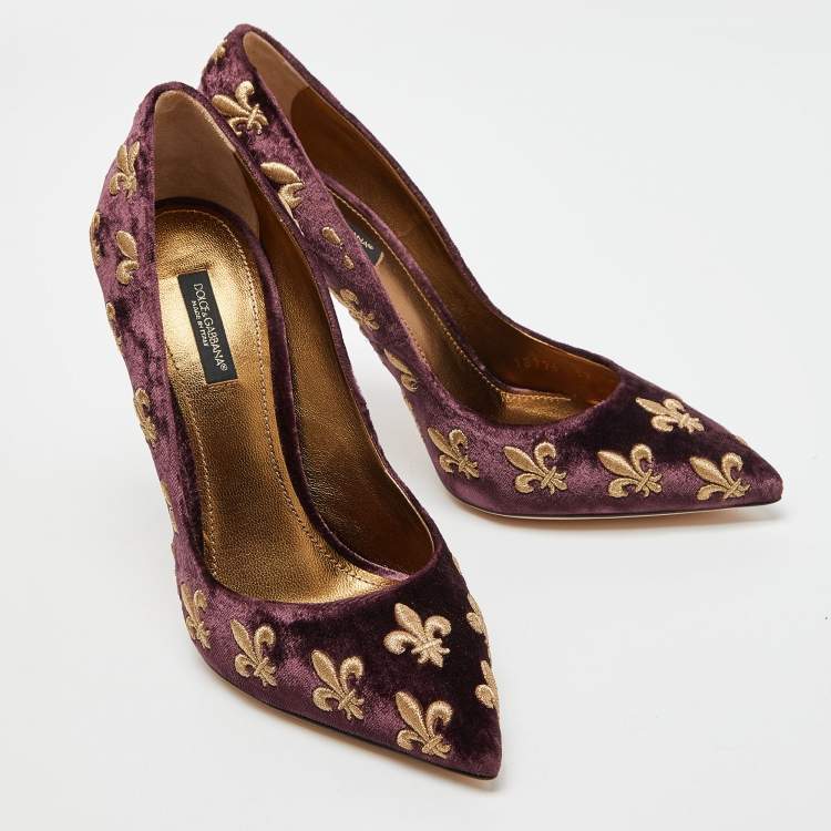 Pre Owned Dolce & Gabbana Burgundy Velvet Embroidered Lily Pointed Toe Pumps Size 39