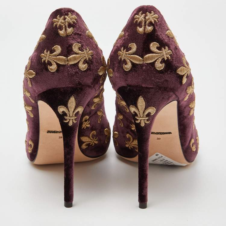 Pre Owned Dolce & Gabbana Burgundy Velvet Embroidered Lily Pointed Toe Pumps Size 39