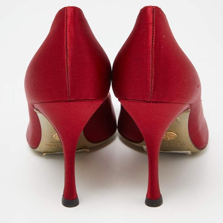 مملوكة مسبقًا Dolce & Gabbana Red Satin Crystal Embellished Bow Peep Toe Pumps Size 37