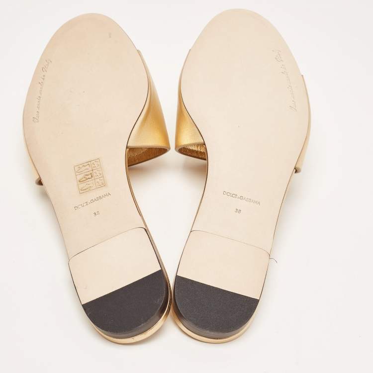 مملوكة مسبقًا Dolce & Gabbana Gold Foil Leather DG Millennials Flat Slides Size 38