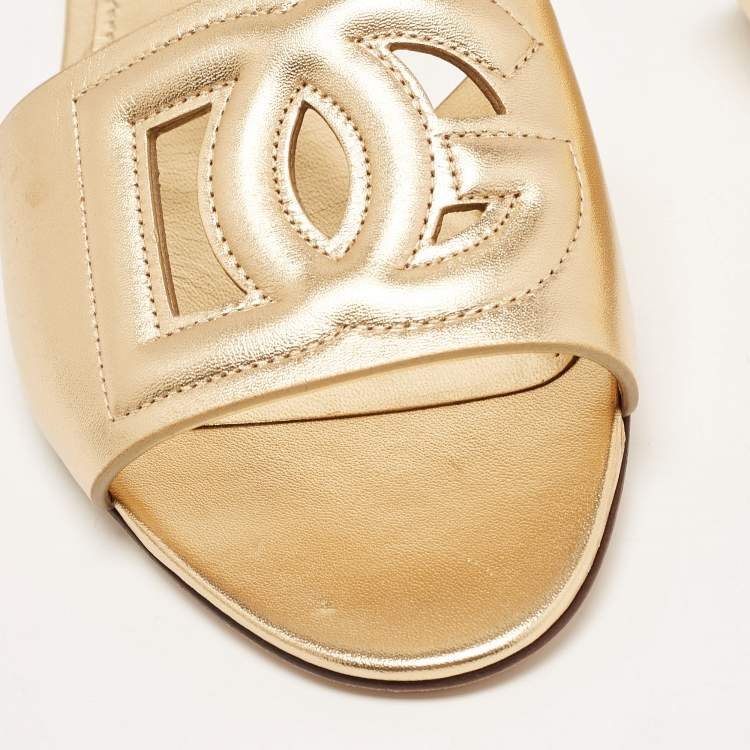 مملوكة مسبقًا Dolce & Gabbana Gold Foil Leather DG Millennials Flat Slides Size 38