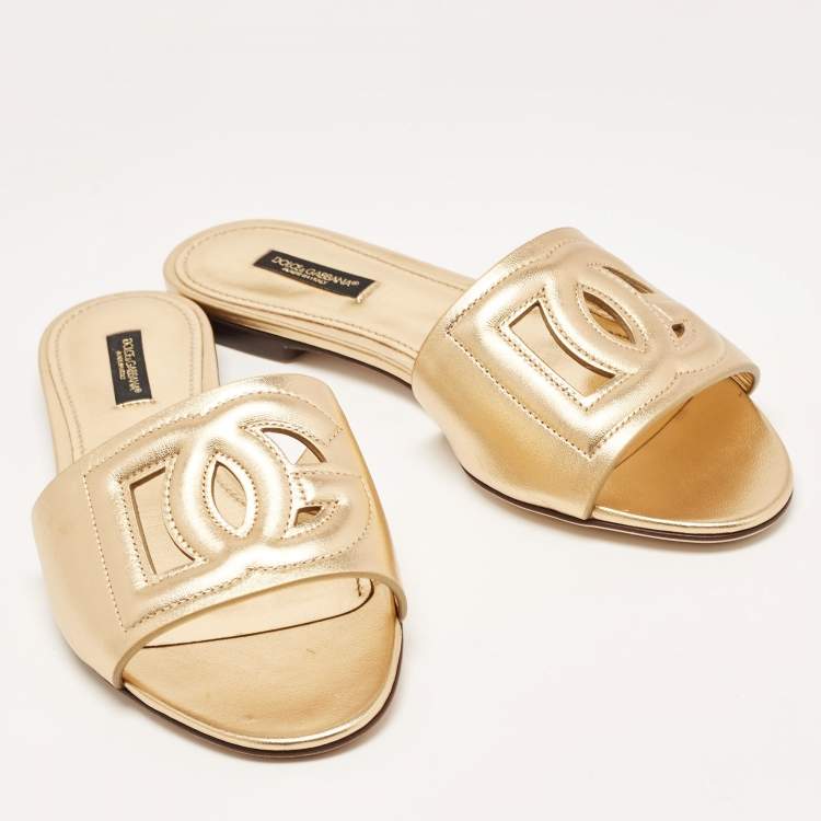 مملوكة مسبقًا Dolce & Gabbana Gold Foil Leather DG Millennials Flat Slides Size 38
