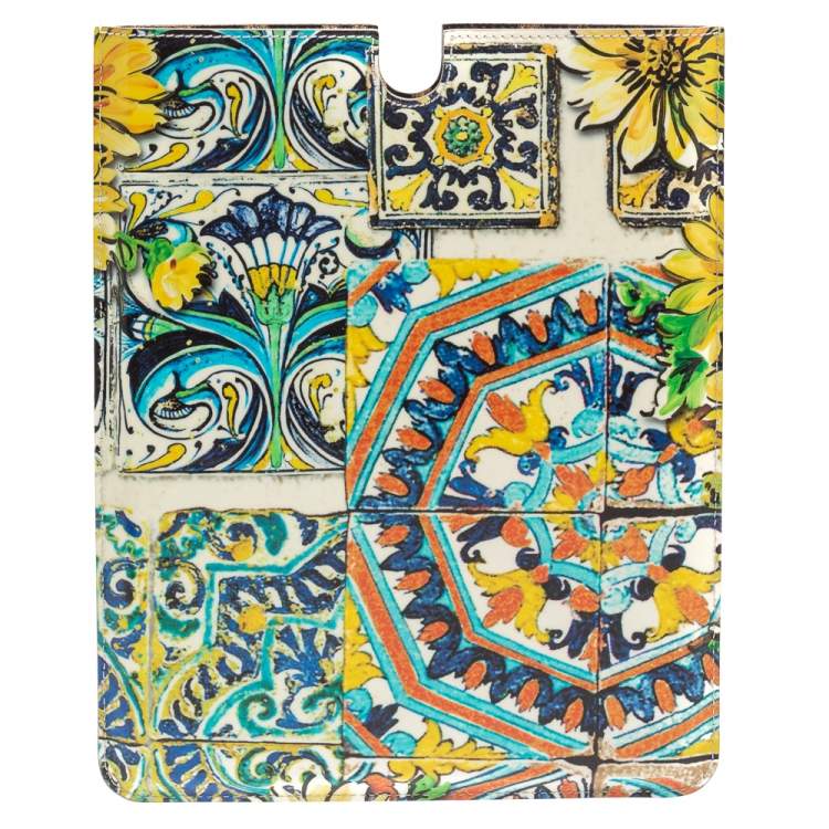 مملوكة مسبقًا Dolce & Gabbana Multicolor Majolica Print Patent Leather P2 Tablet Case