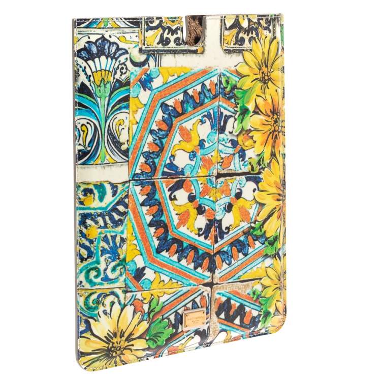 مملوكة مسبقًا Dolce & Gabbana Multicolor Majolica Print Patent Leather P2 Tablet Case
