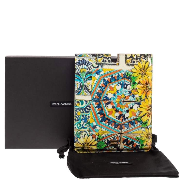 مملوكة مسبقًا Dolce & Gabbana Multicolor Majolica Print Patent Leather P2 Tablet Case