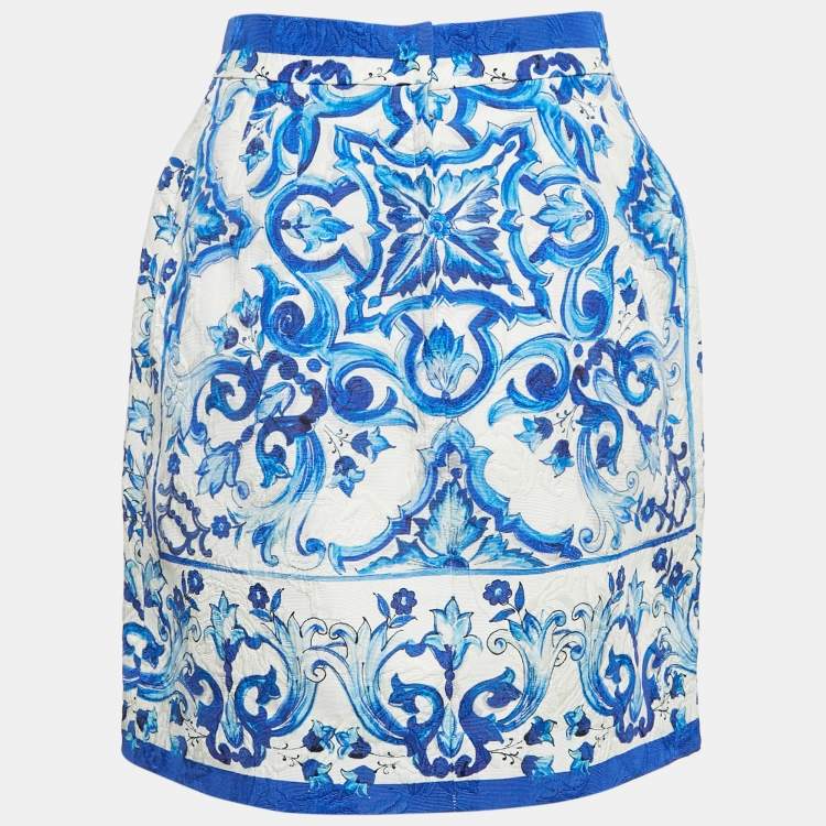 مملوكة مسبقًا Dolce & Gabbana White/Blue Majolica Print Jacquard Mini Skirt S