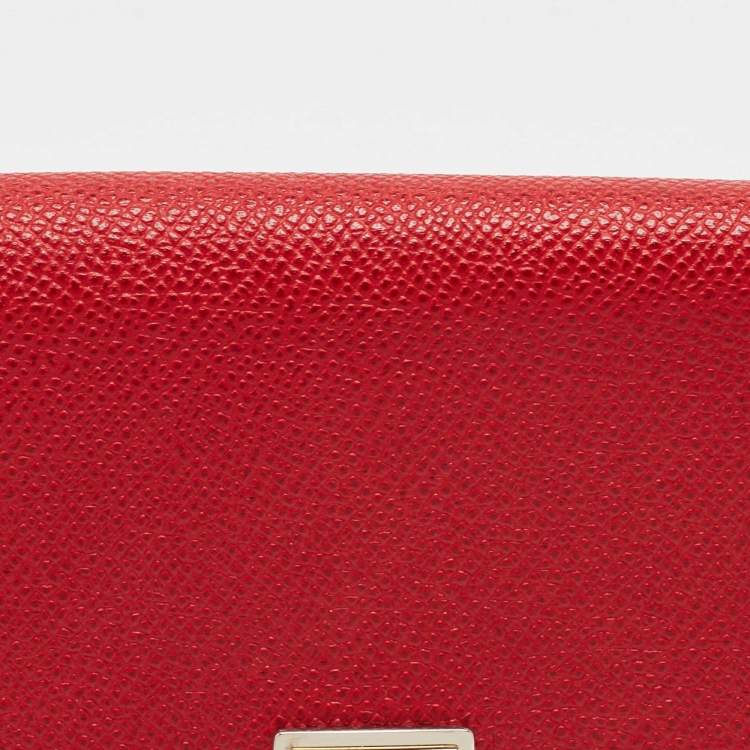 مملوكة مسبقًا Dolce & Gabbana Red Leather Flap Continental Wallet