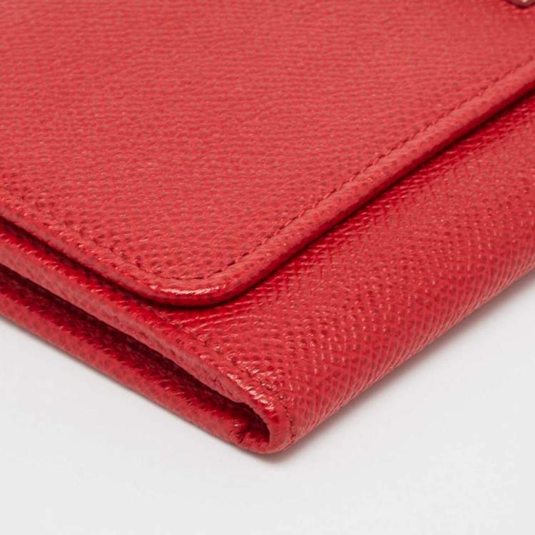 مملوكة مسبقًا Dolce & Gabbana Red Leather Flap Continental Wallet