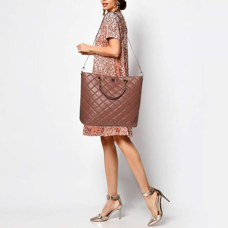 Pre Owned Dolce & Gabbana Beige Quilted Leather Chain Shopper Tote