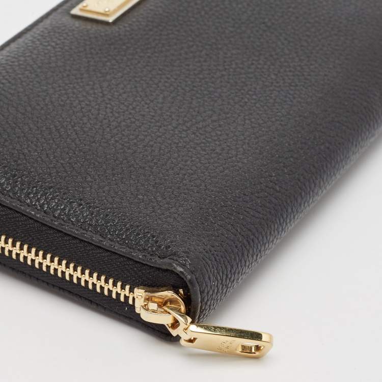 Pre Owned Dolce & Gabbana Black Leather Zip Continental Wallet