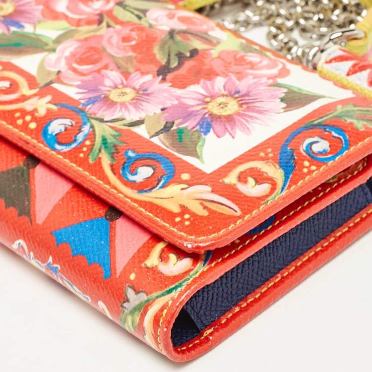 مملوكة مسبقًا Dolce & Gabbana Multicolor Printed Leather Miss Sicily Von Wallet on chain