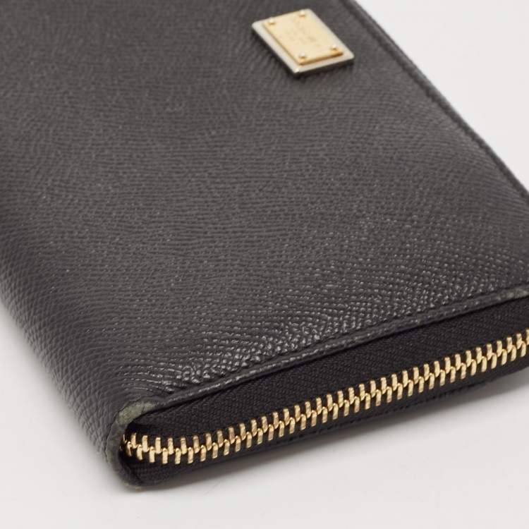 Pre Owned Dolce & Gabbana Black Leather Zip Continental Wallet