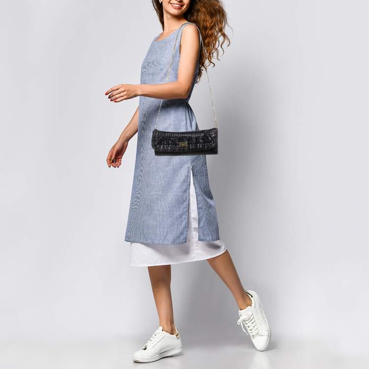 Pre Owned Dolce & Gabbana Black Pleated Leather Chain Clutch