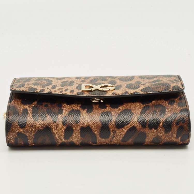 مملوكة مسبقًا Dolce & Gabbana DG Logo Brown Leopard Print Coated Canvas Chain Clutch