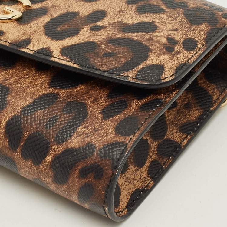 مملوكة مسبقًا Dolce & Gabbana DG Logo Brown Leopard Print Coated Canvas Chain Clutch