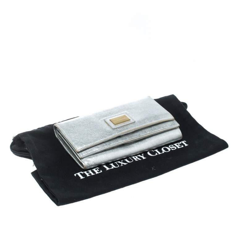 Pre Owned Dolce & Gabbana Silver Leather Continental Wallet