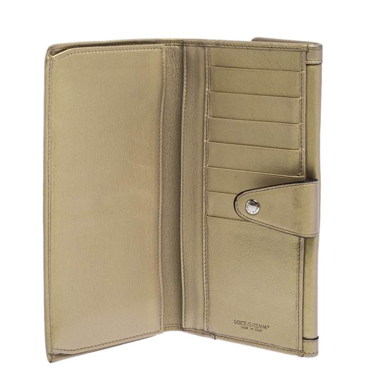 Pre Owned Dolce & Gabbana Metallic Gold Leather Logo Plaque Continental Flap Wallet