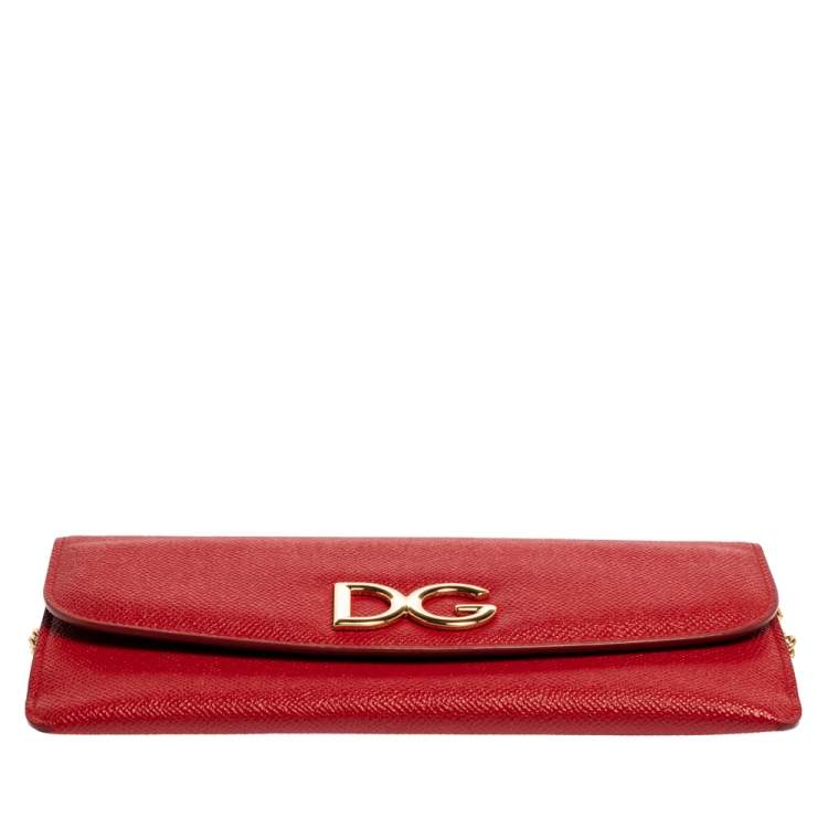 Pre Owned Dolce & Gabbana Red Grained Leather DG Logo Flap Chain Clutch