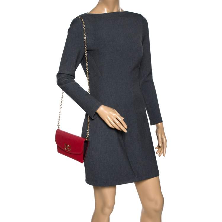 Pre Owned Dolce & Gabbana Red Grained Leather DG Logo Flap Chain Clutch