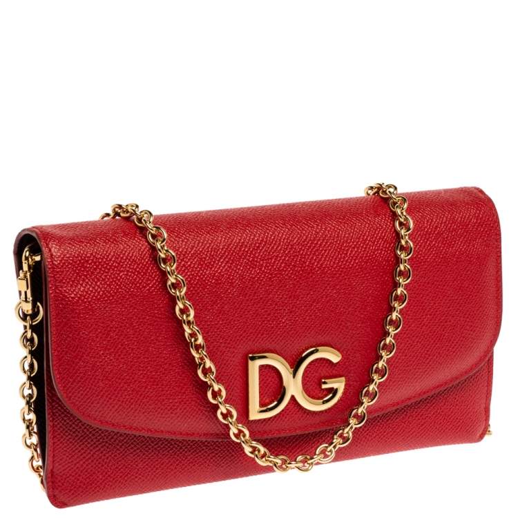 Pre Owned Dolce & Gabbana Red Grained Leather DG Logo Flap Chain Clutch