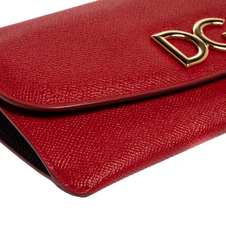 Pre Owned Dolce & Gabbana Red Grained Leather DG Logo Flap Chain Clutch