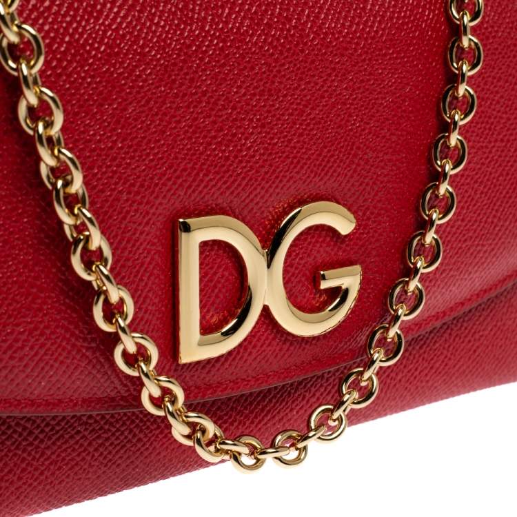 Pre Owned Dolce & Gabbana Red Grained Leather DG Logo Flap Chain Clutch