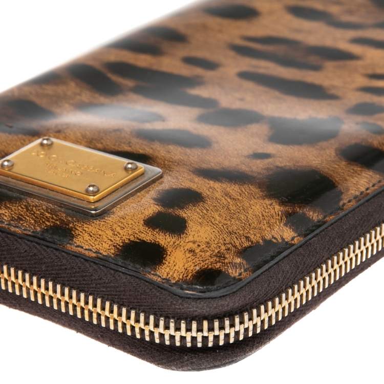 Pre Owned Dolce & Gabbana Brown Leopard Print Patent Leather Zip Around Organizer Wallet