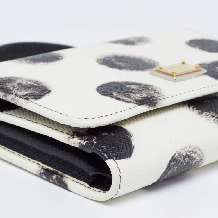 مملوكة مسبقًا Dolce & Gabbana White/Black Polka Dot Leather Miss Sicily Von Wallet on Chain