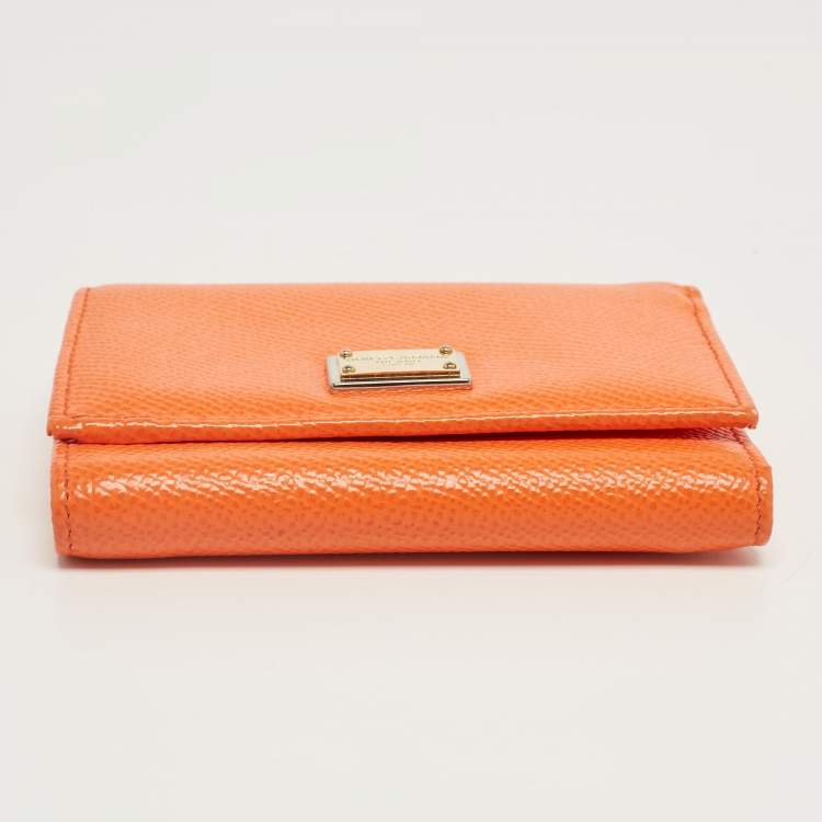 مملوكة مسبقًا Dolce & Gabbana Orange Leather Trifold Compact Wallet
