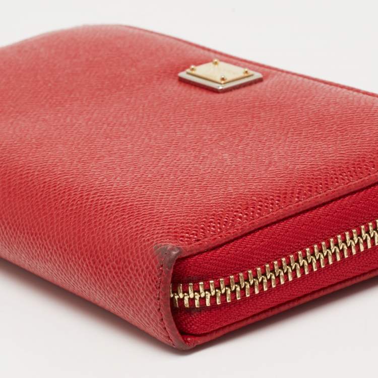 مملوكة مسبقًا Dolce & Gabbana Red Leather Zip Around Wallet