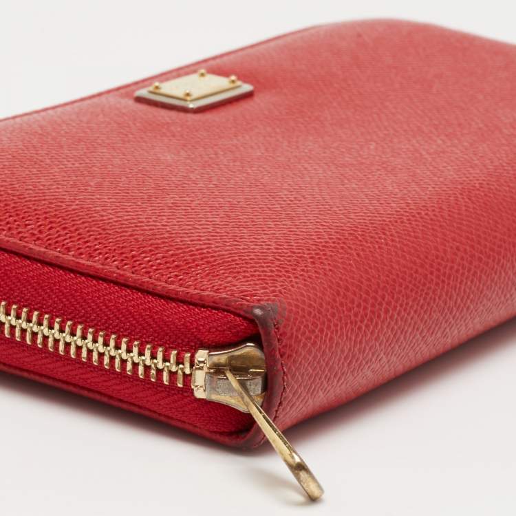 مملوكة مسبقًا Dolce & Gabbana Red Leather Zip Around Wallet