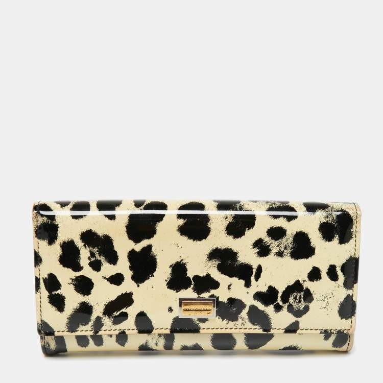 Pre Owned Dolce & Gabbana Beige/Black Leopard Print Patent Leather Continental Wallet