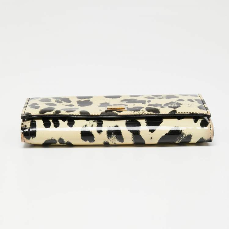 Pre Owned Dolce & Gabbana Beige/Black Leopard Print Patent Leather Continental Wallet
