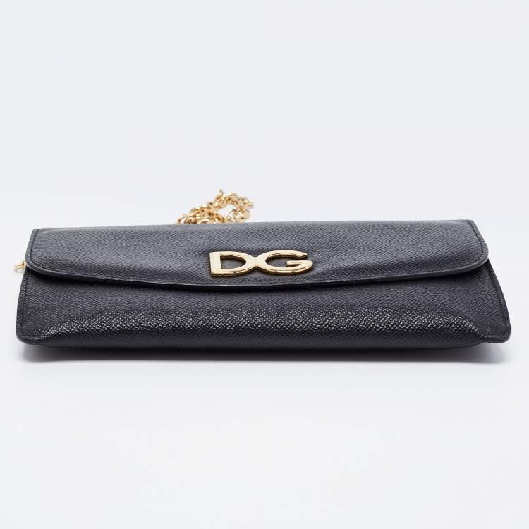 Pre Owned Dolce & Gabbana Black Leather DG Logo Chain Clutch