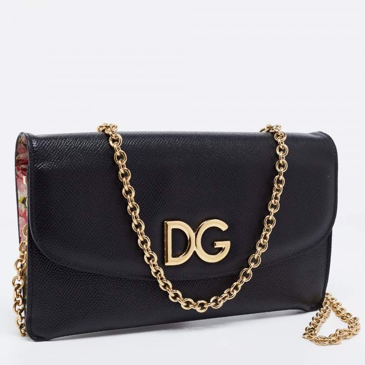 Pre Owned Dolce & Gabbana Black Leather DG Logo Chain Clutch