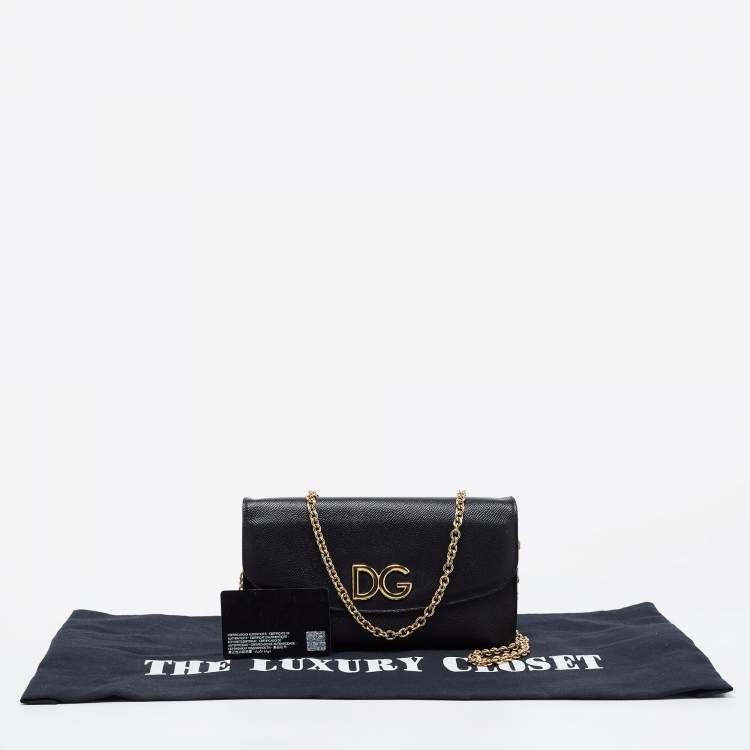 Pre Owned Dolce & Gabbana Black Leather DG Logo Chain Clutch
