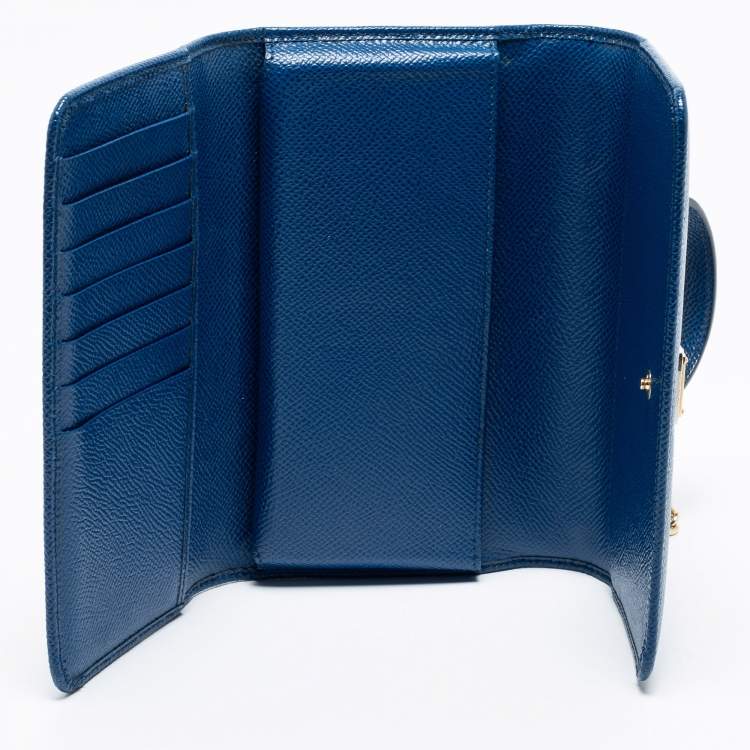 مملوكة مسبقًا Dolce & Gabbana Navy Blue Leather Miss Sicily Von Wallet on Chain