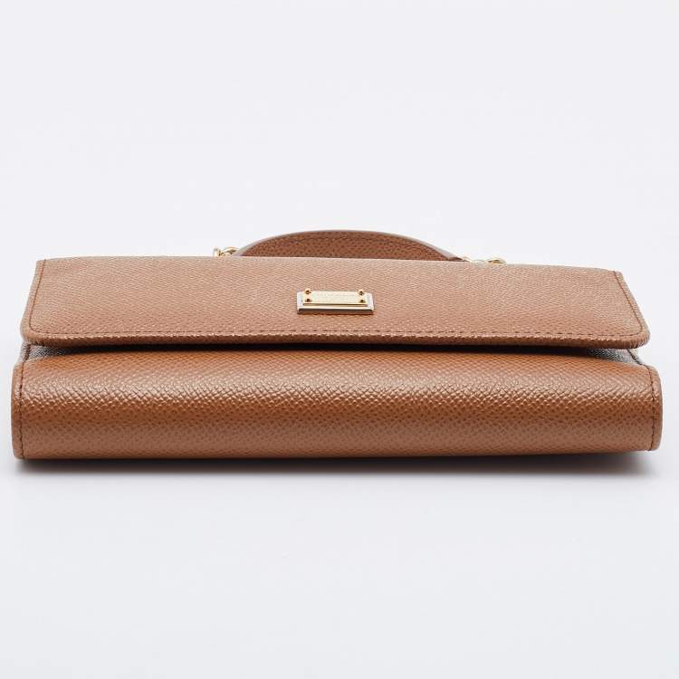 مملوكة مسبقًا Dolce & Gabbana Brown Leather Miss Sicily Von Wallet on Chain