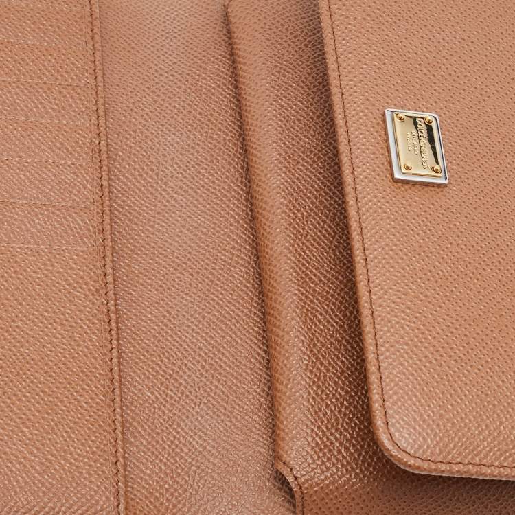 مملوكة مسبقًا Dolce & Gabbana Brown Leather Miss Sicily Von Wallet on Chain