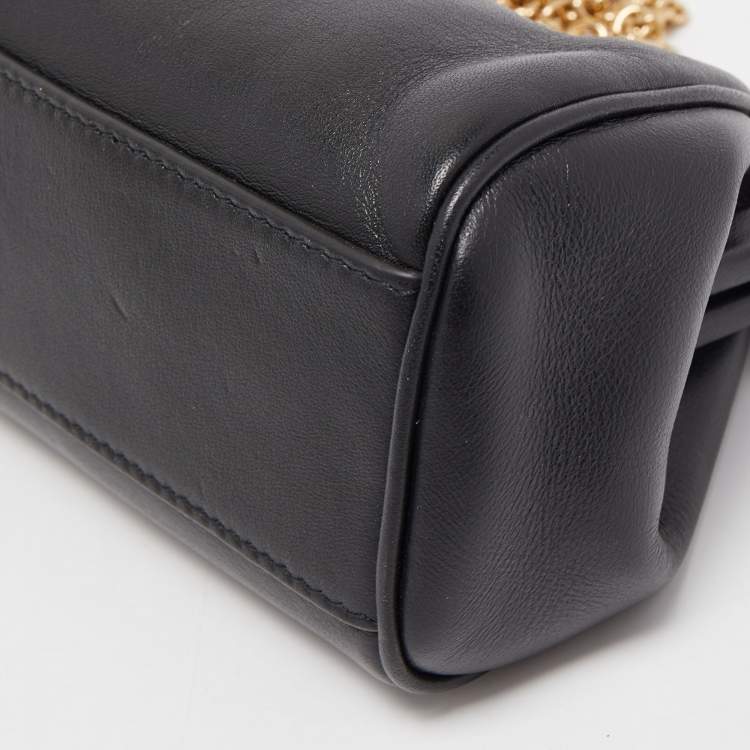 مملوكة مسبقًا Dolce & Gabana Black Leather Kiss Lock Frame Chain Clutch