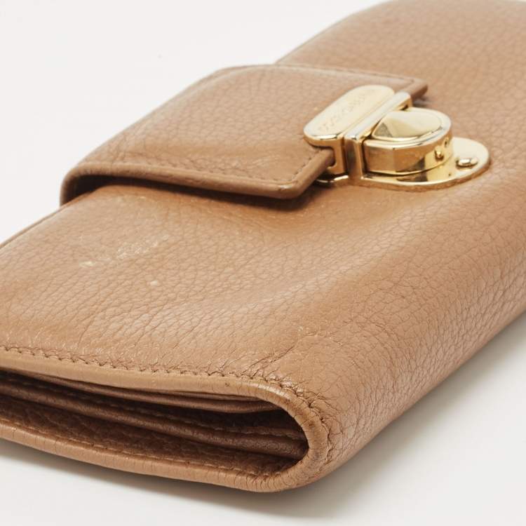 Pre Owned Dolce & Gabbana Beige Leather Padlock Wallet