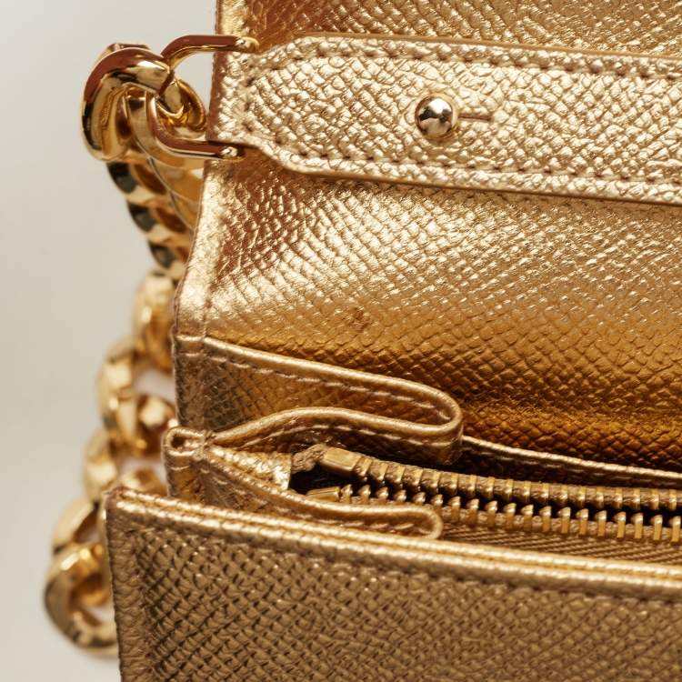 Pre Owned Dolce & Gabbana Gold Leather The Lovers Evening Chain Clutch