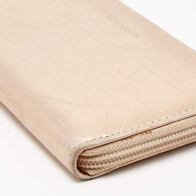 مملوكة مسبقًا Dolce & Gabbana Metallic Rose Gold Leather Zip Around Wallet