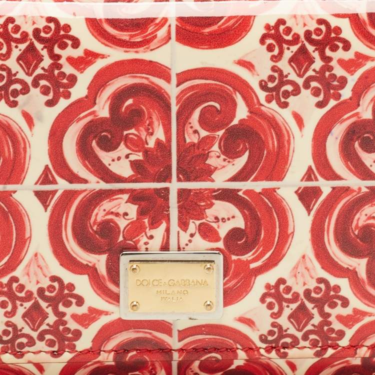 مملوكة مسبقًا Dolce & Gabbana Red/Cream Majolica Print PVC Miss Sicily Von Wallet